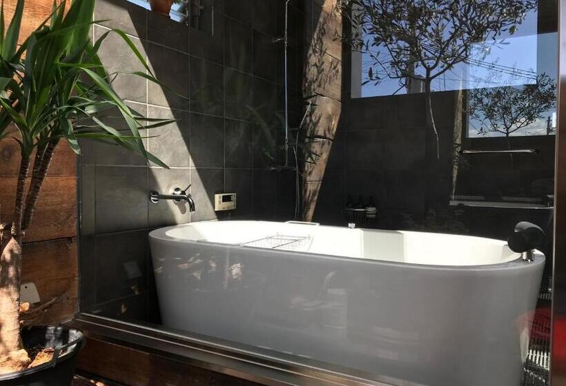 جناح, Guest House Maison De Stuffmarket