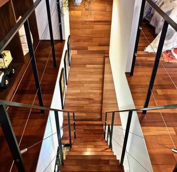 스위트, Guest House Maison De Stuffmarket
