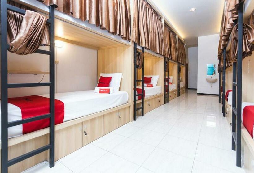 ルームシェアのワンベッド, Reddoorz Hostel @ Malang City Center 2