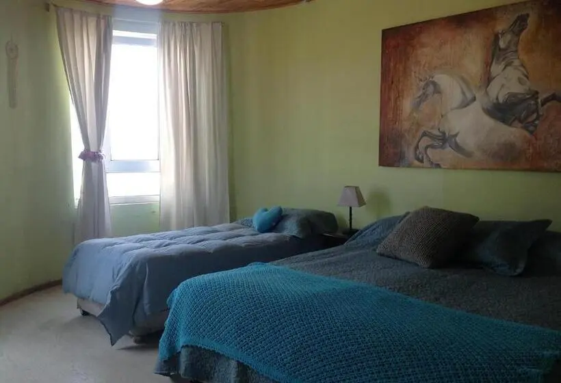 اتاق سه نفره دلوکس با چشمانداز دریا, Hostal Lala Porteña Vista Al Mar, Baño Privado Y Desayuno