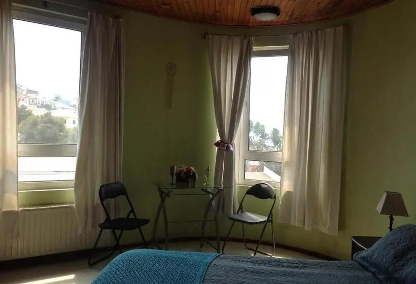 اتاق سه نفره دلوکس با چشمانداز دریا, Hostal Lala Porteña Vista Al Mar, Baño Privado Y Desayuno
