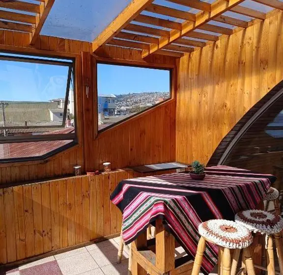 اتاق لوکس با بالکن و چشمانداز دریا, Hostal Lala Porteña Vista Al Mar, Baño Privado Y Desayuno