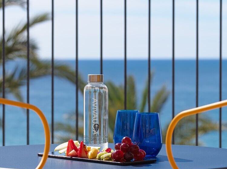 סוויטת ג'וניור נוף לים, H10 Porto Poniente 4* Sup