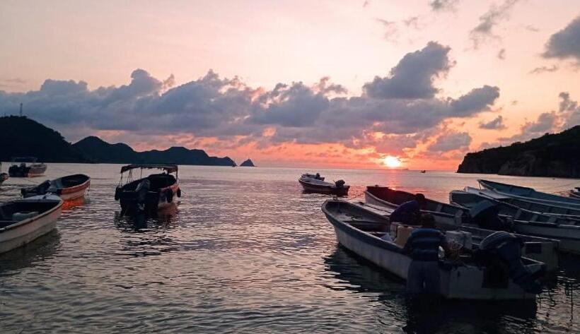 スタンダード４人部屋, Hostalnativo