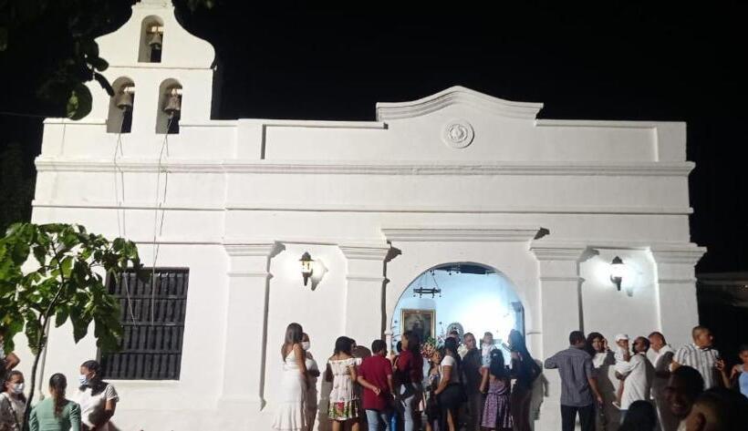 バルコニー付スイート, Hostalnativo