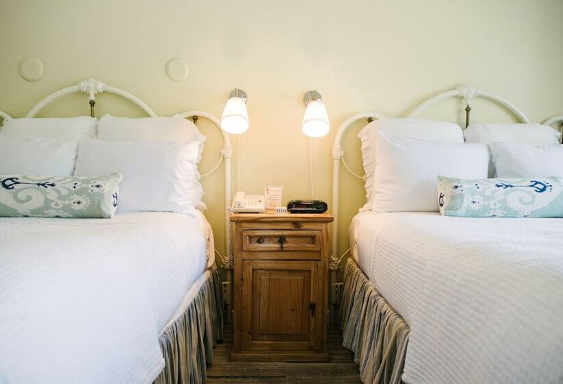 غرفه قياسيه سريرين مزدوجين, Outlook Inn