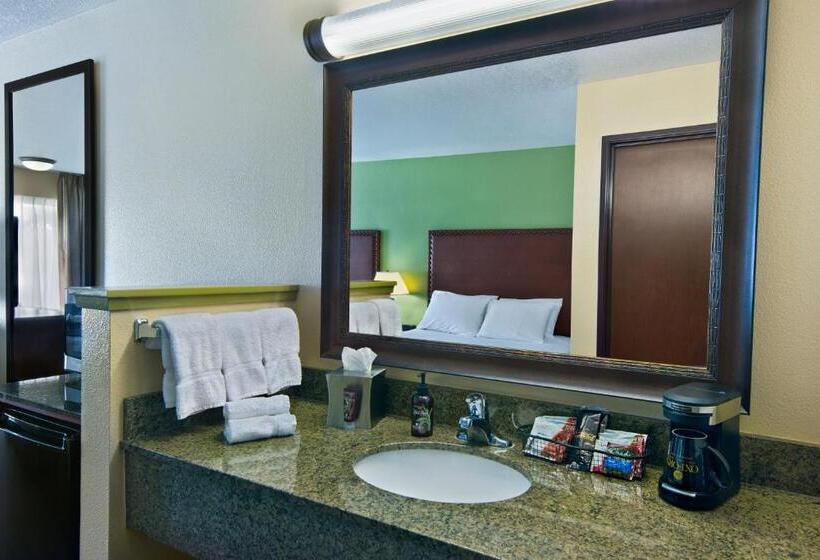 جناح, Oxford Suites Hermiston