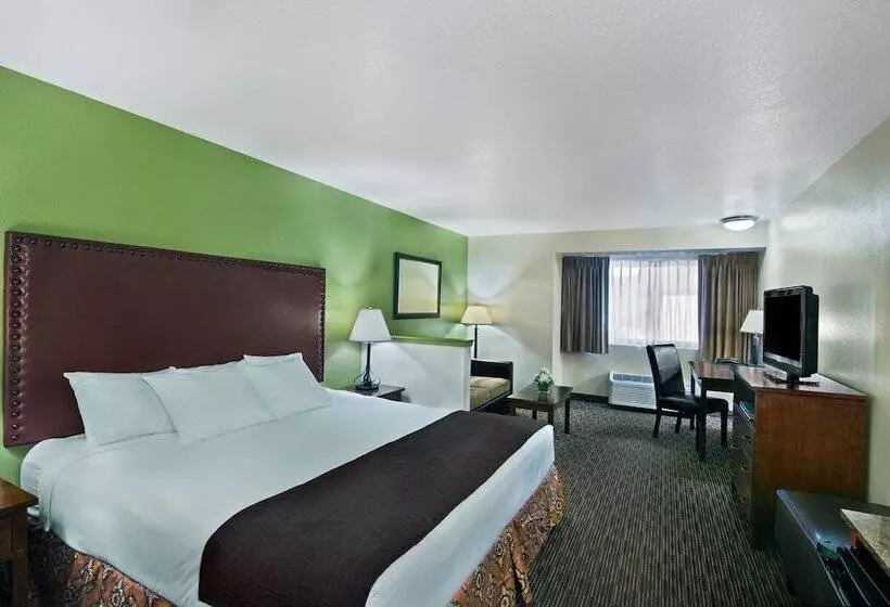 キングサイズベッドのスイートルーム, Oxford Suites Hermiston