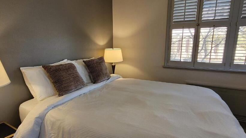 شقة غرفة نوم واحدة بالطابق الأرضى, Phillips