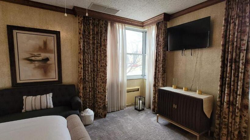 إستوديو ديلوكس, Phillips