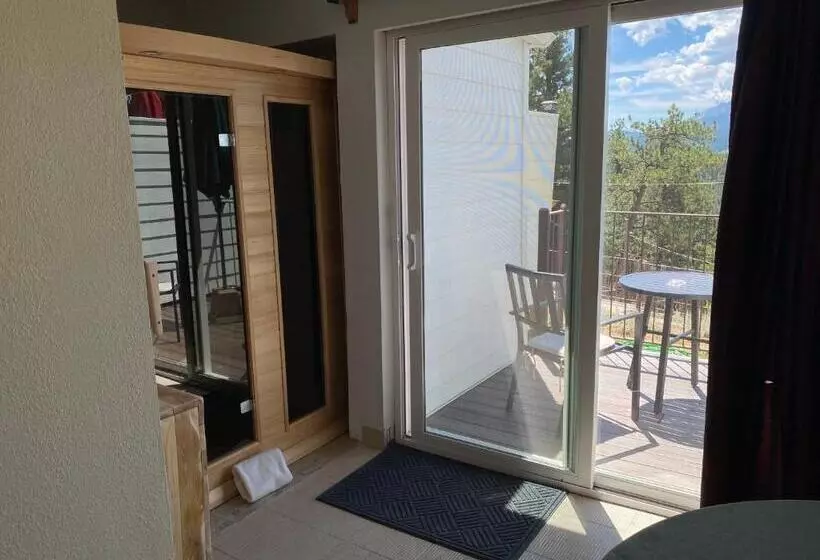 キングサイズベッドのスイートルーム, Pikes Peak Paradise Bed And Breakfast