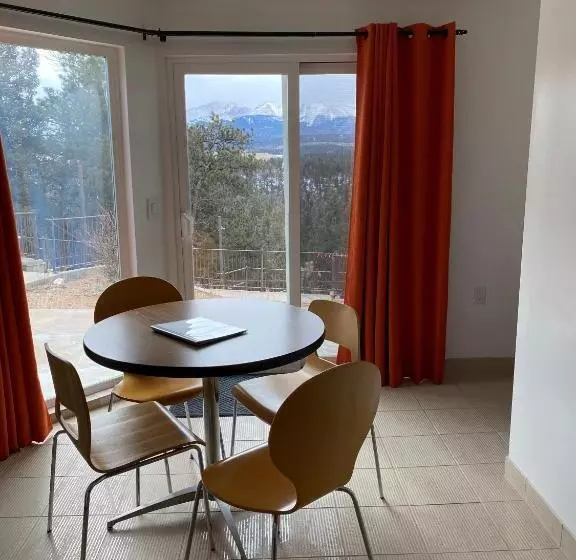 スイート（家族用）, Pikes Peak Paradise Bed And Breakfast