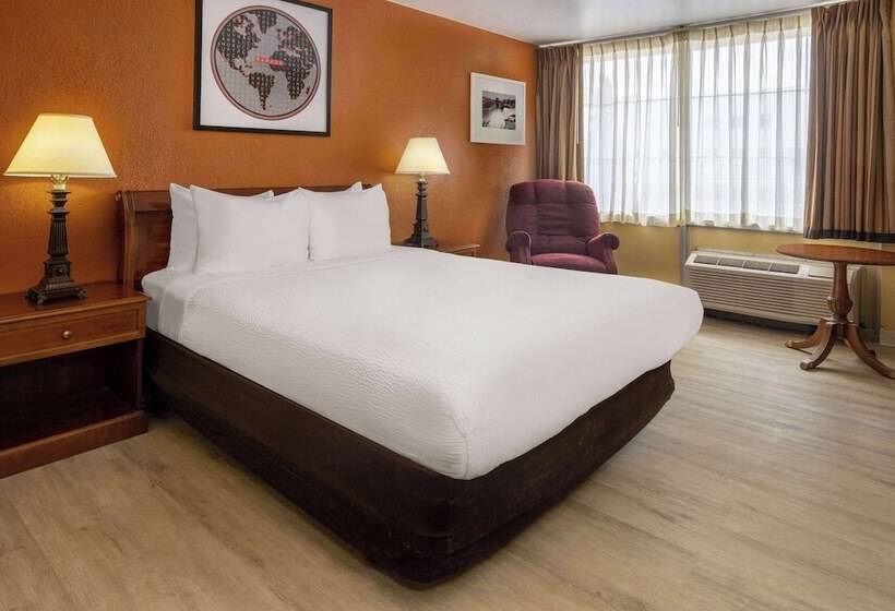 스탠다드 룸 더블 침대, Ramada By Wyndham Rome / Verona