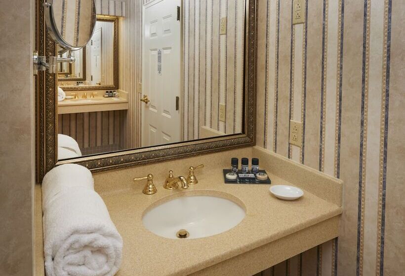 디럭스 룸, Nittany Lion Inn