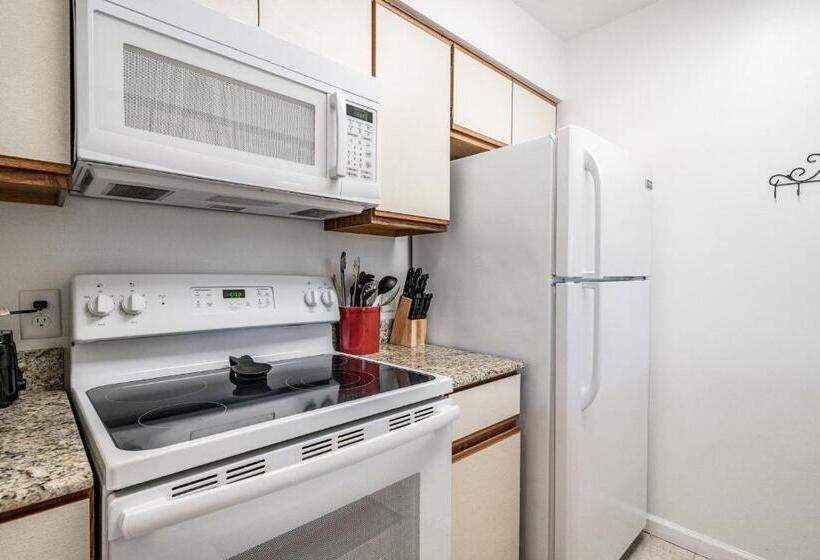 شقة غرفة واحدة, Pointe Royale Golf Resort