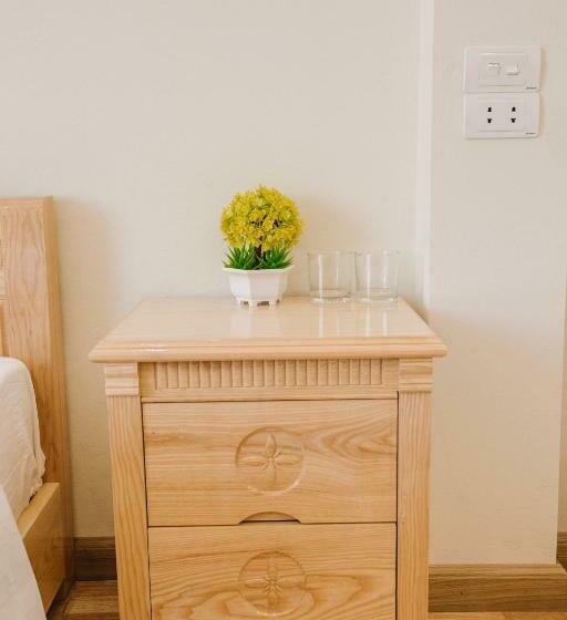 اتاق خانوادگی, La Teisu Airport