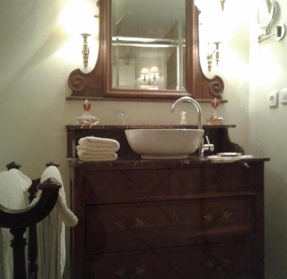 غرفة قياسية مزوَّدة بشُرفة, Aux Temps D Avant