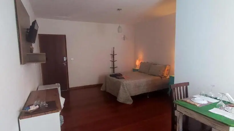 スイート, Hospedaria Caminho Da Roça