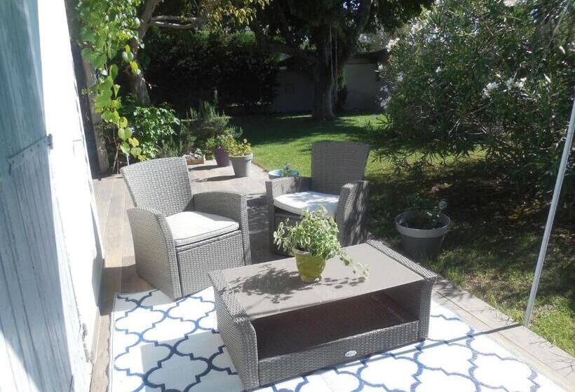 اتاق استاندارد با تخت بزرگ, La Maison Bleue