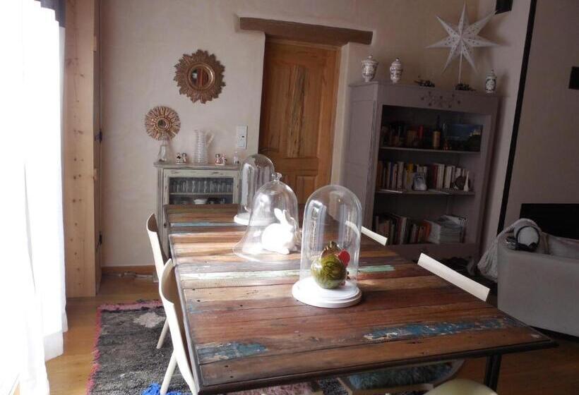 اتاق استاندارد با تخت بزرگ, La Maison Bleue