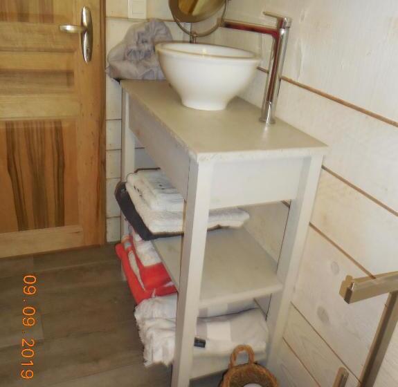 اتاق استاندارد با تخت بزرگ, La Maison Bleue