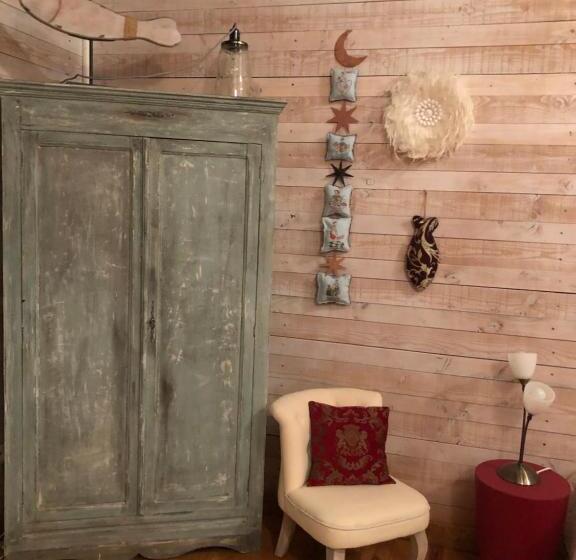 اتاق استاندارد با تخت بزرگ, La Maison Bleue