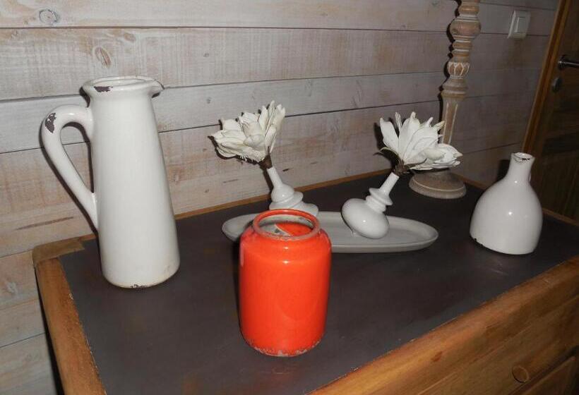 اتاق استاندارد با تخت بزرگ, La Maison Bleue