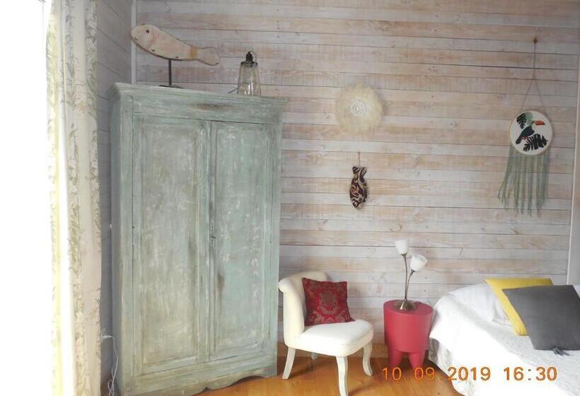 اتاق استاندارد با تخت بزرگ, La Maison Bleue