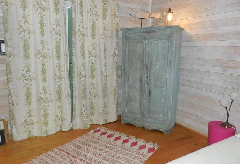 اتاق استاندارد با تخت بزرگ, La Maison Bleue