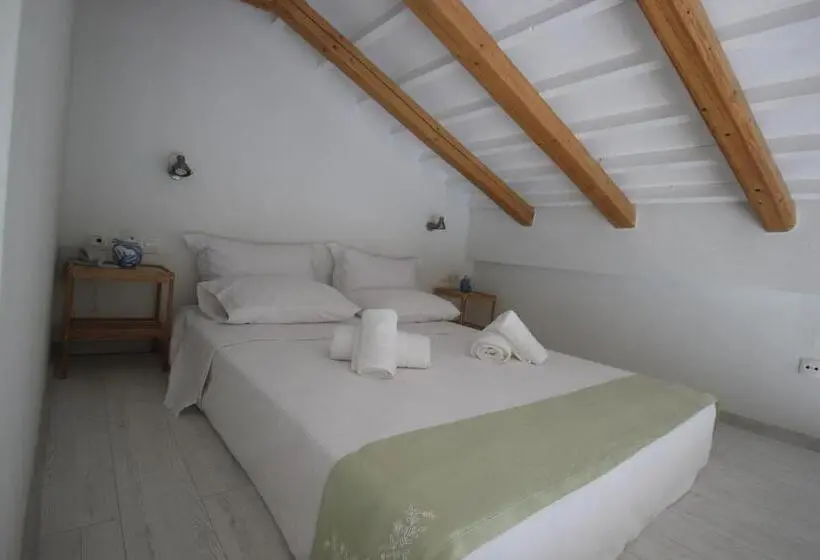 سوییت جونیور با بالکن, L Anima Boutique Suites