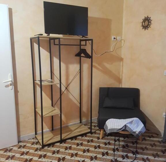 חדר דלוקס, Les Belles Nuits