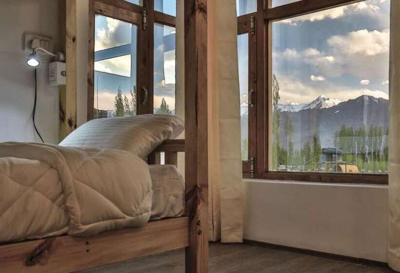 سرير فى غرفة مشتركه, Ree Hostel