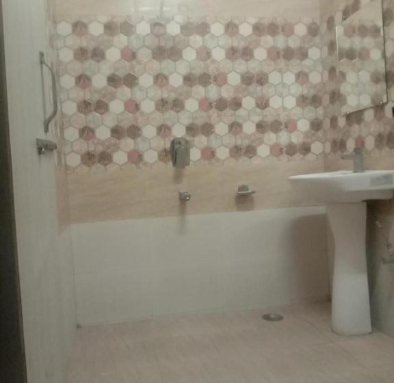 Quarto Triplo Economy, Shree Hari Castle