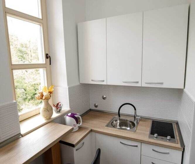 غرفة قياسية, Prenoćište Kastel