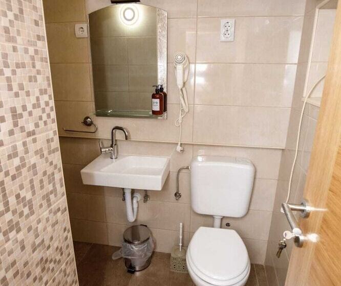 غرفة قياسية مطلة على الجبل, Prenoćište Kastel