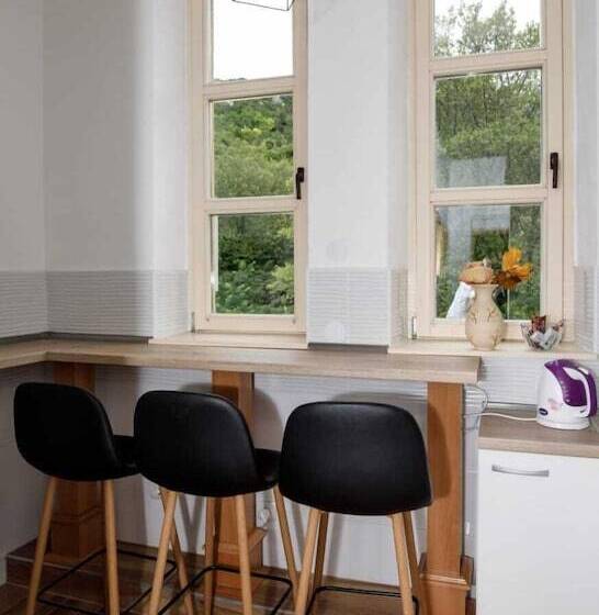 غرفة عائلية, Prenoćište Kastel