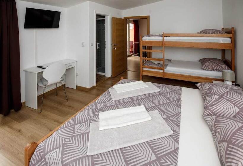 غرفة عائلية, Prenoćište Kastel