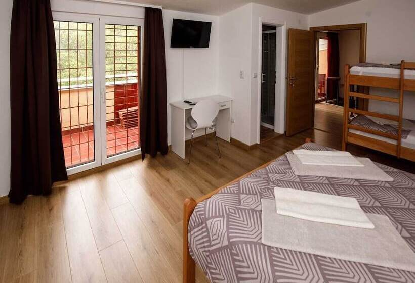 غرفة عائلية, Prenoćište Kastel