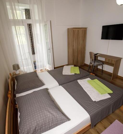 غرفة قياسية, Prenoćište Kastel