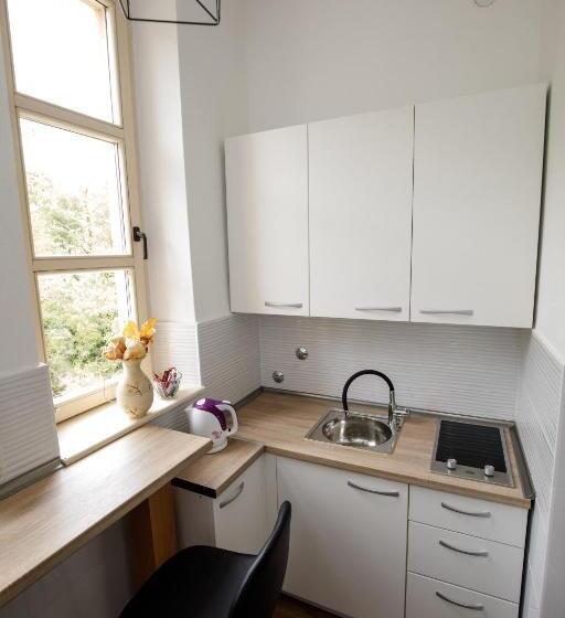 غرفة قياسية, Prenoćište Kastel