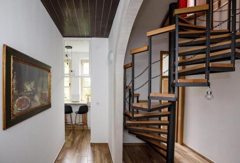 غرفة عائلية, Prenoćište Kastel