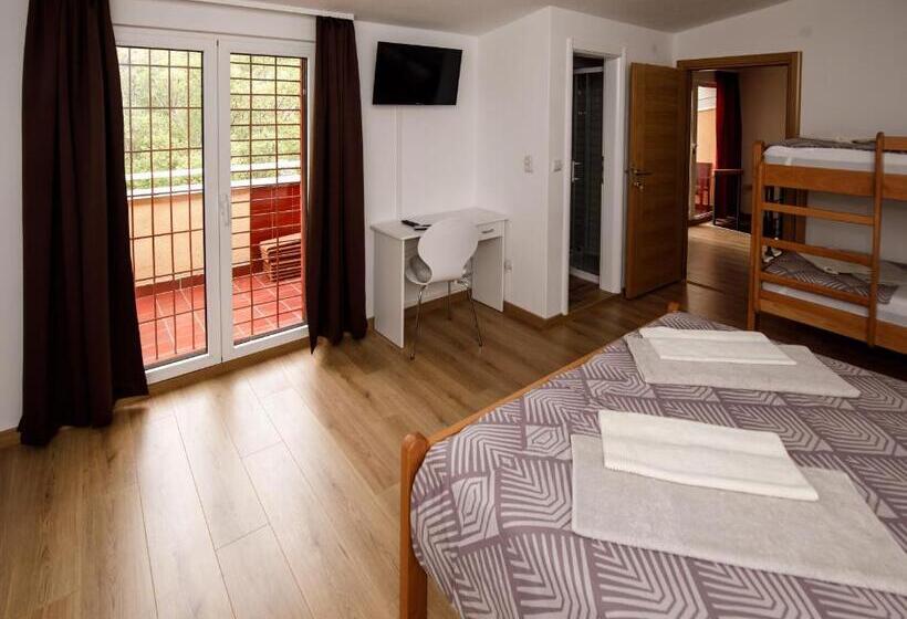 غرفة عائلية, Prenoćište Kastel