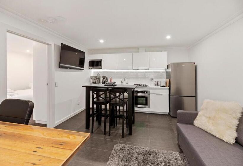 דירת חדר, Work Sleep Live Melbourne