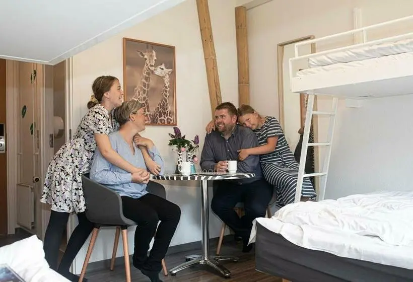 Economy Quadruple Room, Givskud Zoo Hostel