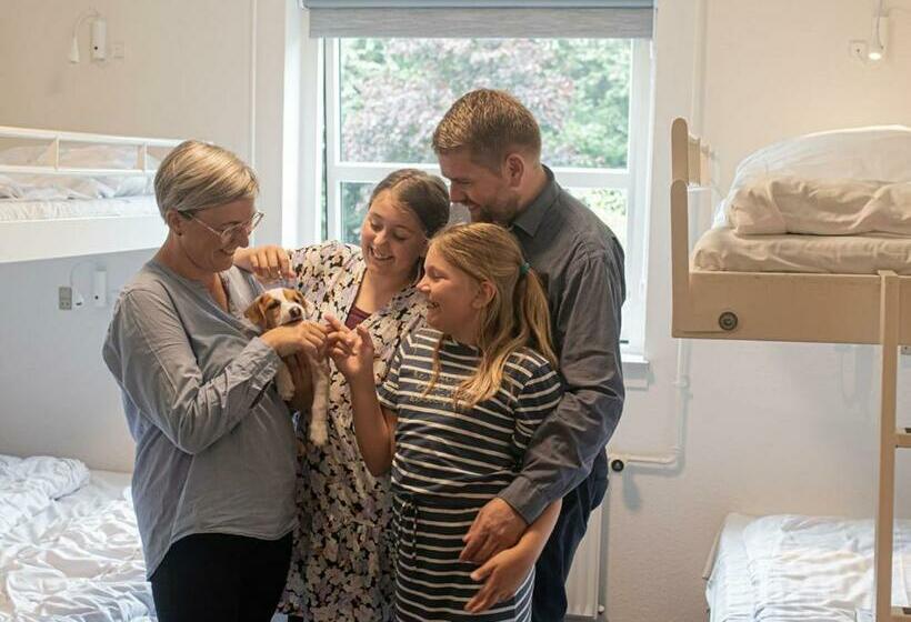 이코노이 4인룸, Givskud Zoo Hostel