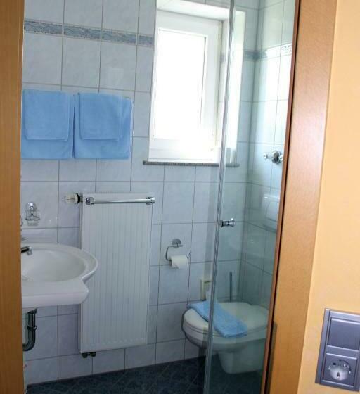 标准间, Heike Garni