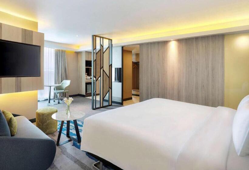 غرفة إدارية سرير كينج, Novotel Suites Yogyakarta Malioboro