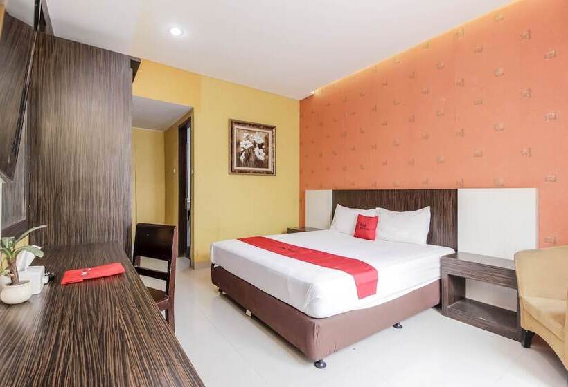 디럭스 룸, Reddoorz At La Mega Near Pasar Pagi Cirebon