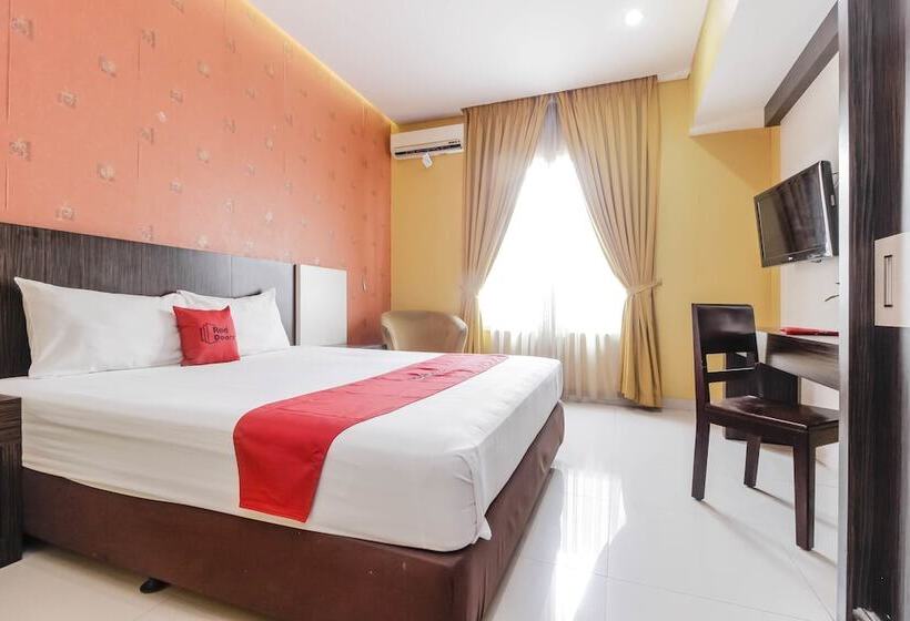 디럭스 룸, Reddoorz At La Mega Near Pasar Pagi Cirebon