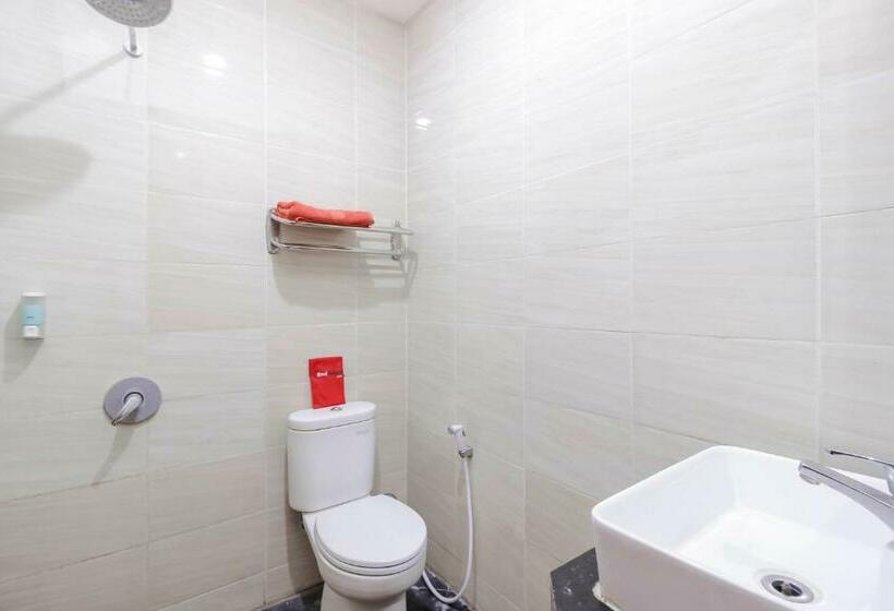 디럭스 룸, Reddoorz At La Mega Near Pasar Pagi Cirebon